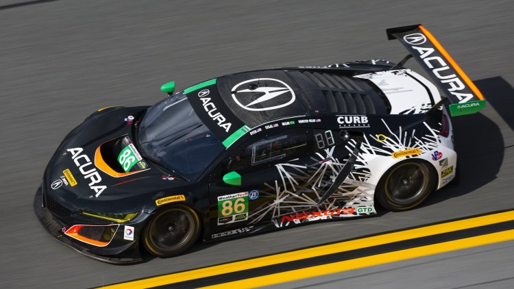 therealautoblog's tweet photo. .@Acura's non-hybrid racecar, the NSX GT3 goes on sale soon. Details: https://t.co/W3SApKgt1Q https://t.co/iosgwnTLHv