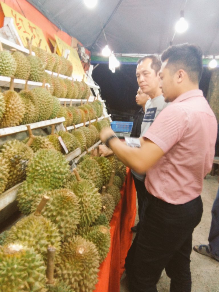 kriePRO's tweet photo. Operasi Pematuhan Peraturan GPL Komoditi Durian
#musangking 
#peraturangpl
#fama https://t.co/9cw6z9Wlsg