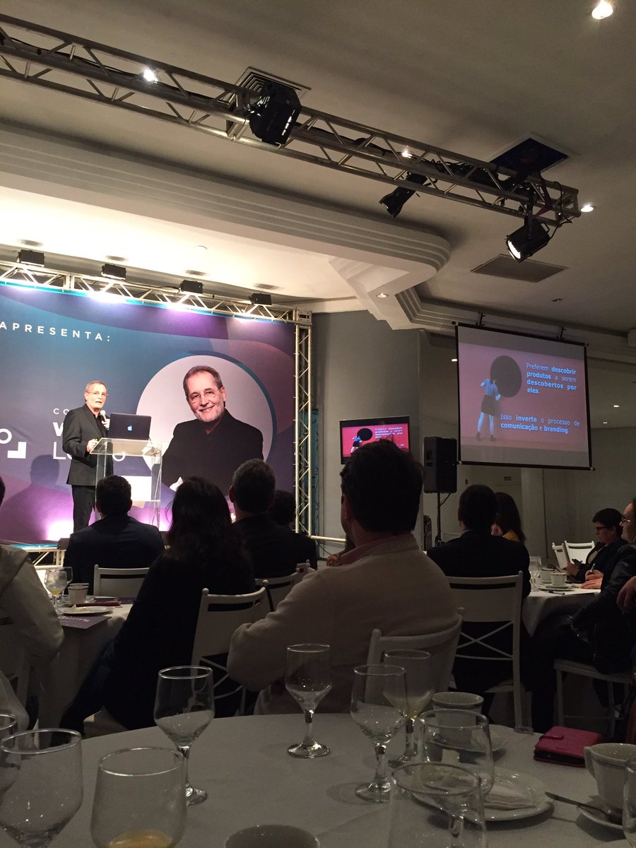 Sorttie's tweet photo. "Empresa não morre por fazer errado mas por fazer a coisa errada por tempo longo demais." @walterlongo agora em Curitiba @sinepepr https://t.co/qKReWtX3Qm