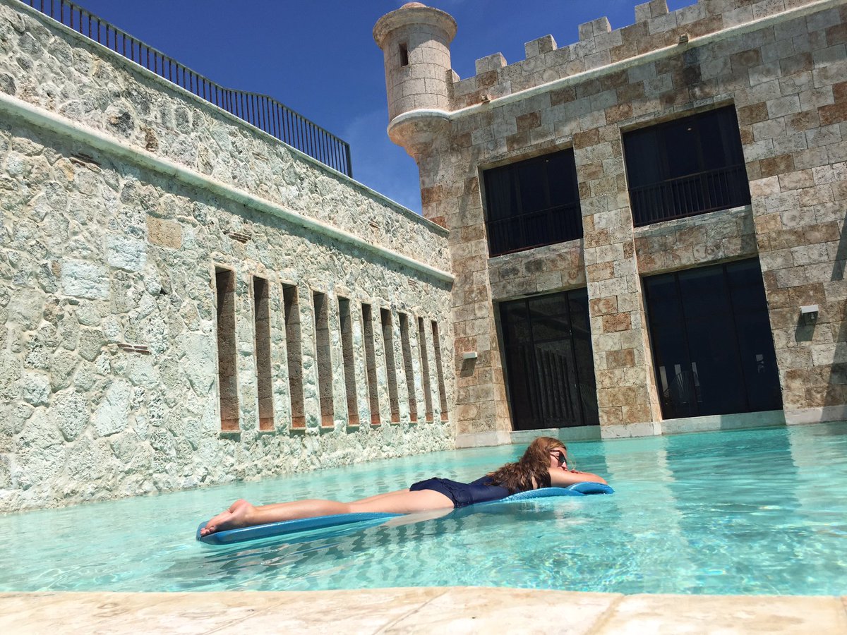 LesleyMCarter's tweet image. One last morning relaxing in the castle pool @SanctuaryCC #AlSolResorts