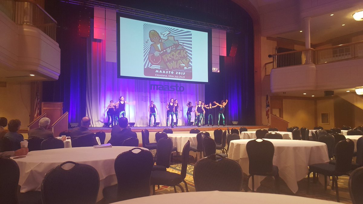 engrsupernova's tweet photo. For those of us who grew up in the 80s &amp; 90s...Janet Jackson's "Escapade" brings back some big hair memories!! @maasto2017 #maasto2017 https://t.co/qVPygRn2Tt