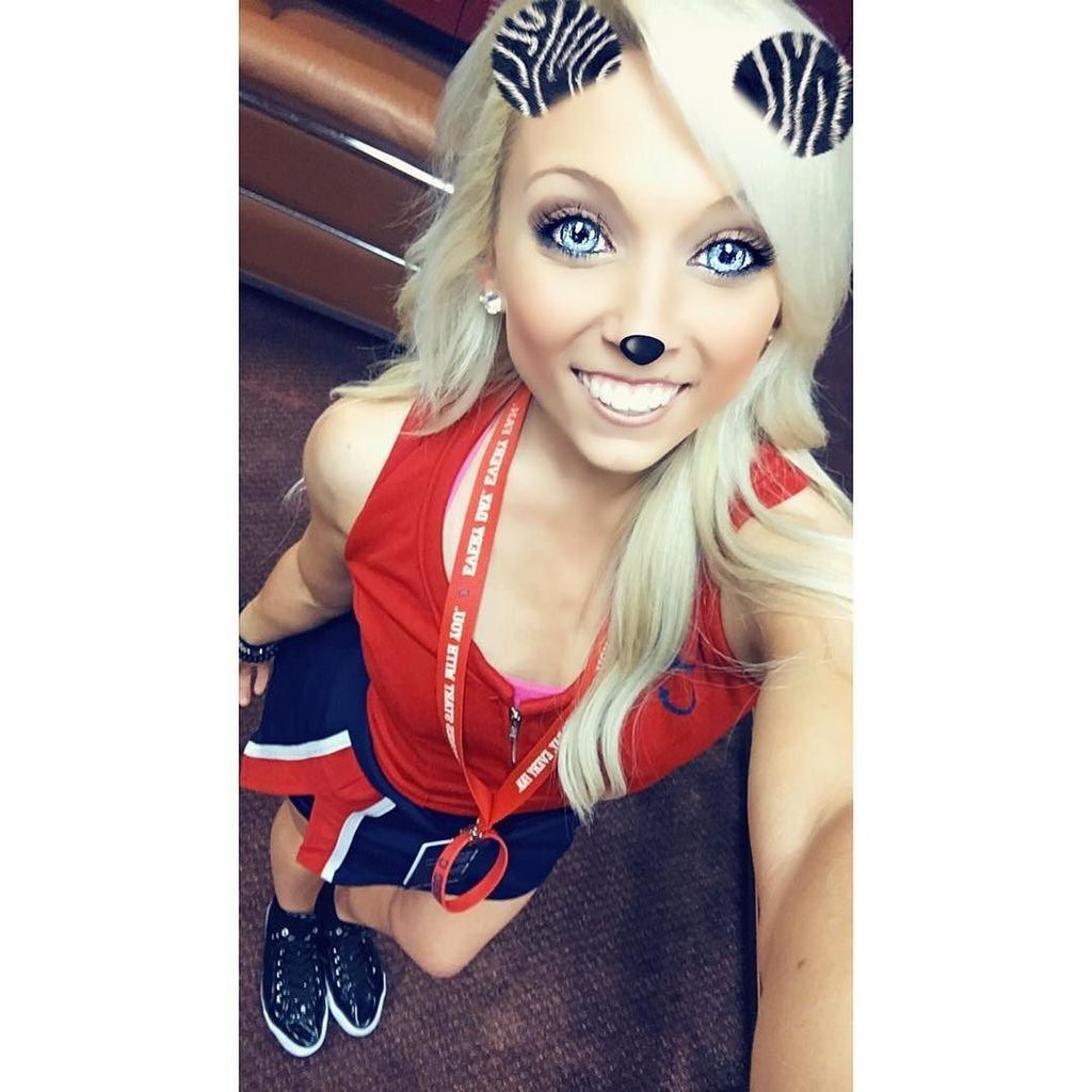 Kellyn_Nicole's tweet photo. On Thursdays we play day-games. 💁🏼💋 #indiansvsangels #winsonwins #wrappingitup #gameday #pandafilter #thursdayvibe… https://t.co/q4SIJTQCsQ https://t.co/aOCLz27U24