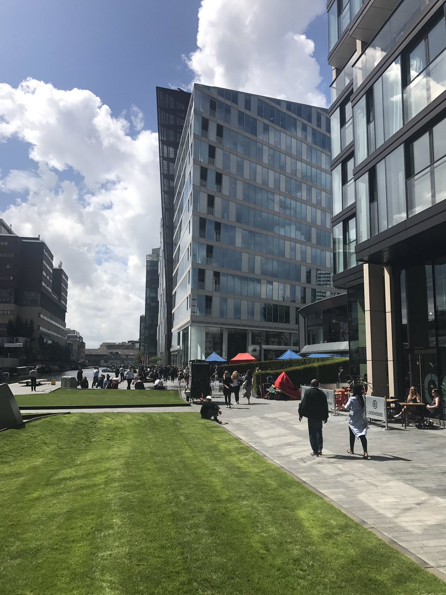 WolfseyLee's tweet photo. 5 Merchant Square looking great in the sun. Some #pop-up &amp; #cricket action going on too! #london #paddington @KFCentralLondon @knightfrank https://t.co/NV1D8I2J5m