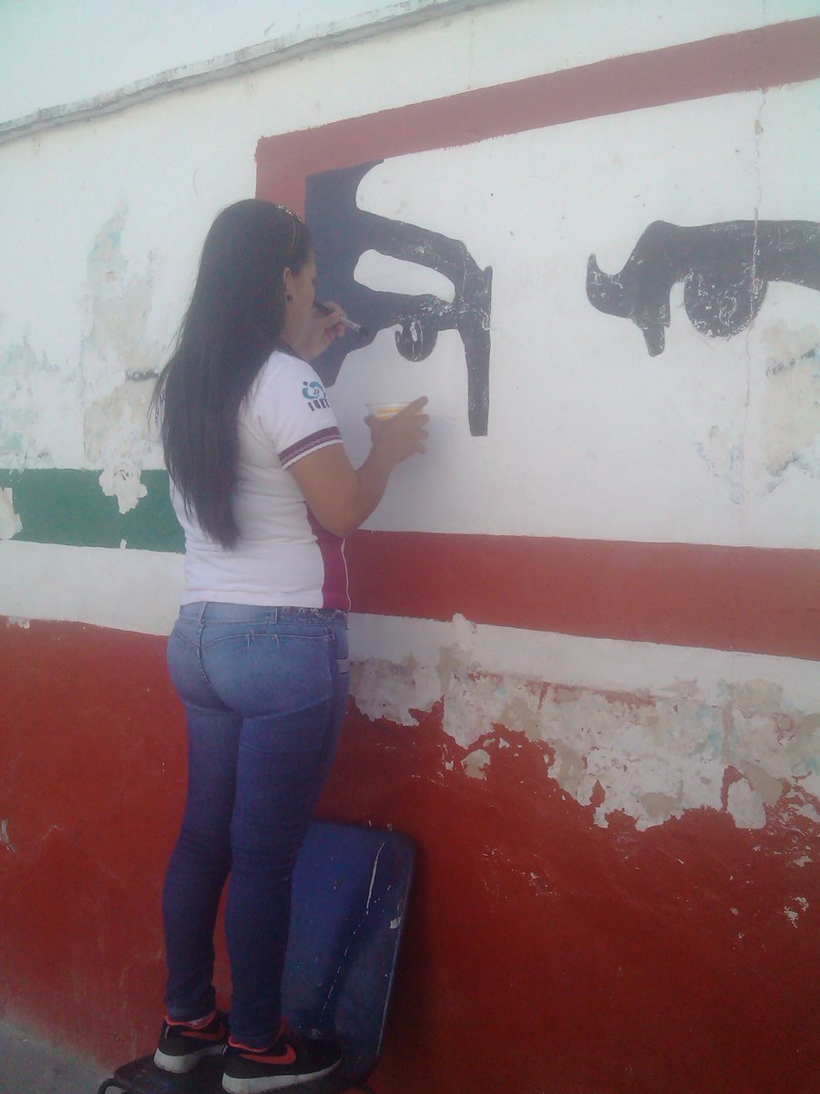 PdvalEnLobatera's tweet photo. EMBELLECIENDO PDVAL LOBATERA TÀCHIRA. MIENTRAS LA OPOSICIÓN DESTRUYE LA REVOLUCIÓN AVANZA LA CONSTITUYENTE SI VA https://t.co/J4TKmrsKsE