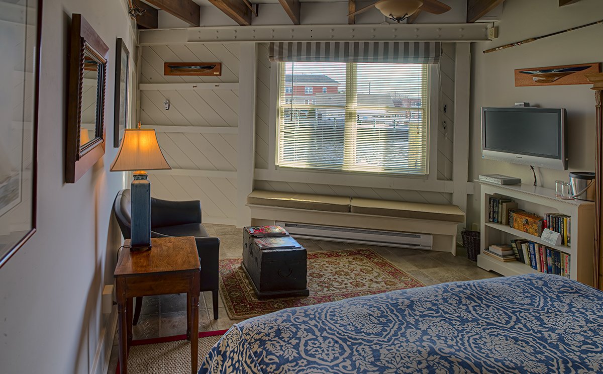 SteamboatInnMys's tweet photo. We still have a few midweek openings for August!  #visitct #onthewater #mysticct #bookit #mysticcountry #mysticchamber #roomwithaview https://t.co/NkaRGe0RfU