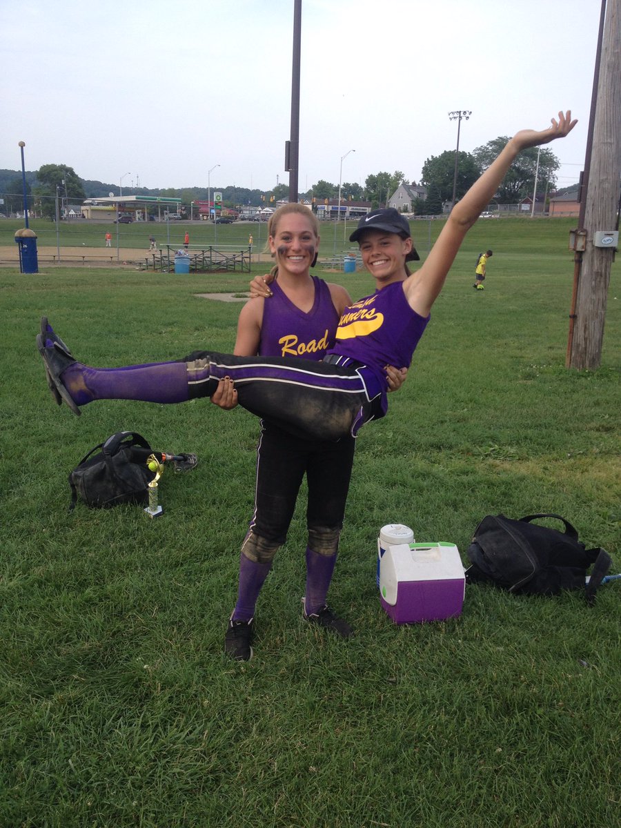 BirkhimerJordan's tweet photo. Happy birthday Kar!! Hope you have a great day, love you❤️ @Karlie_Zumbro https://t.co/ZC8sQJlcB3