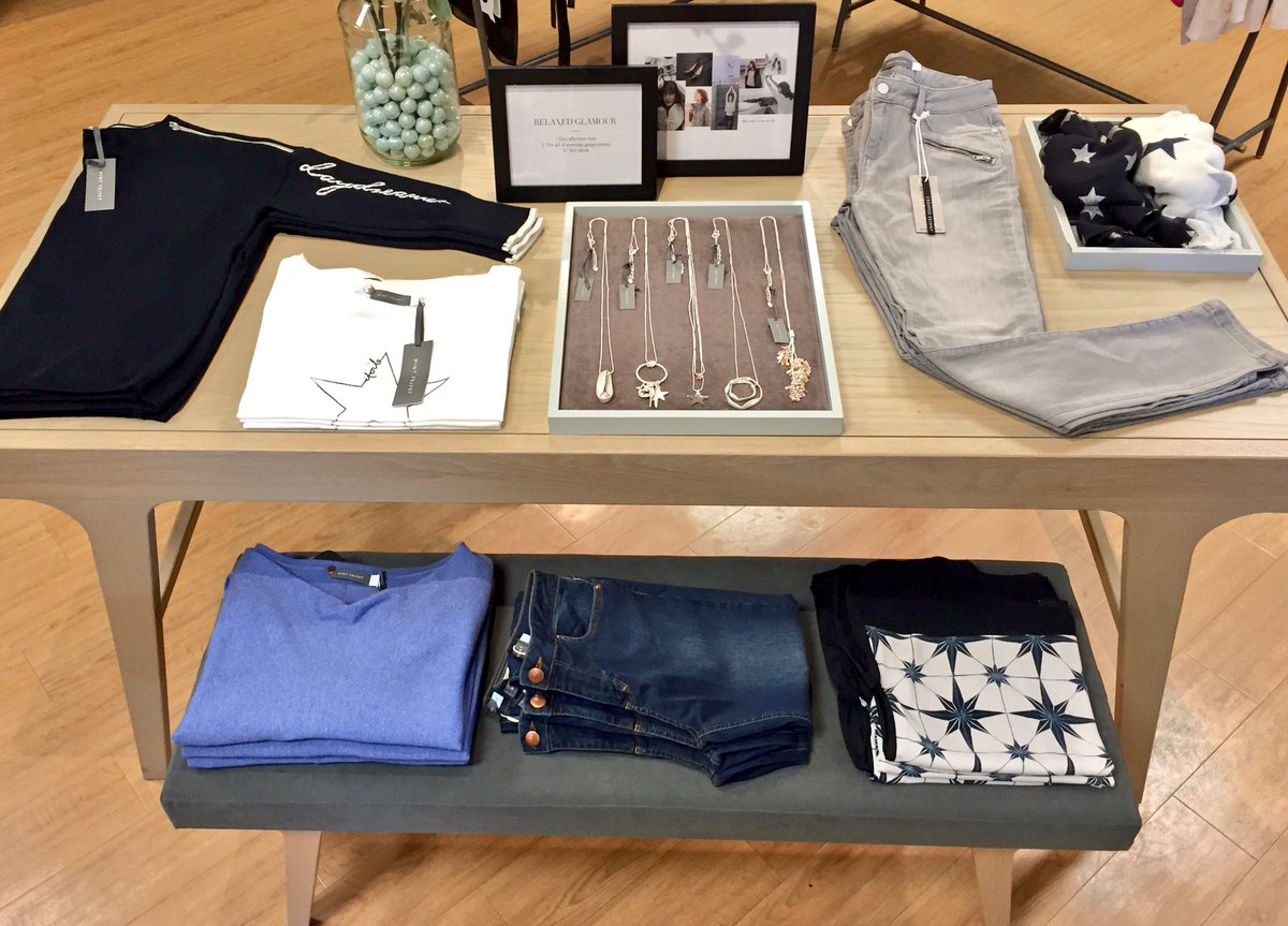alicegriffin94's tweet photo. Enjoyed updating the table this morning to Le Marais 💙 @sarahdixon297 @HelenMintVelvet #Area4HasStyle https://t.co/xNq9LnS1cA