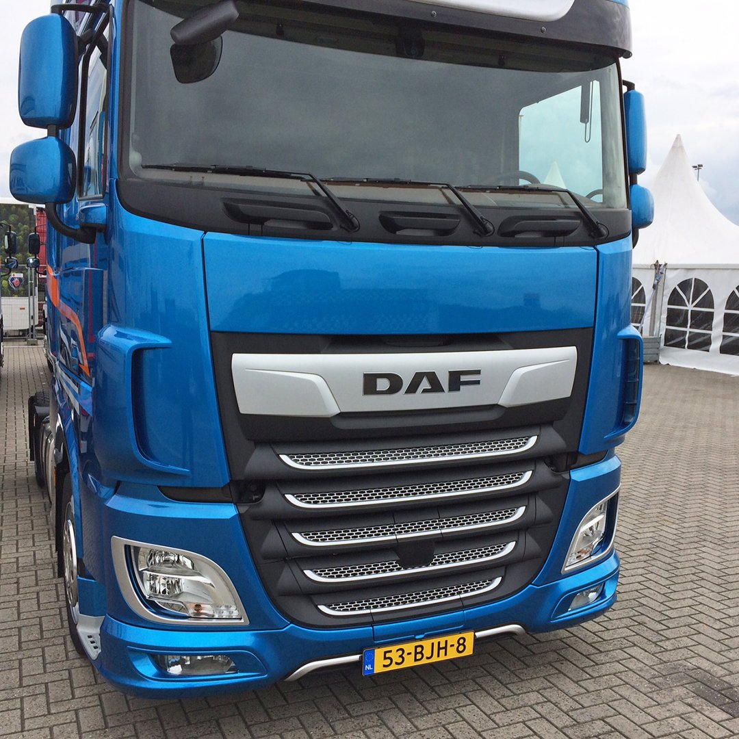 DAFTrucksNV's tweet photo. If you're visiting #TruckstarFestival this weekend, say 'hi' to our colleagues from DAF Nederland & experience the #NewXF in real life! https://t.co/ciZijpHktT
