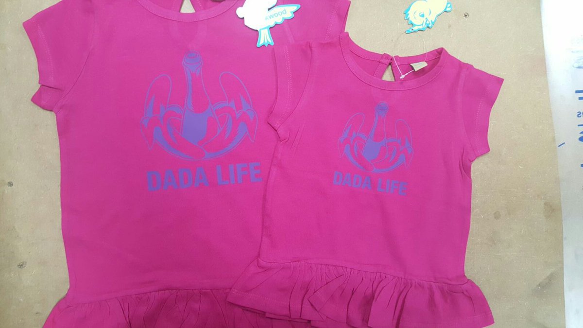 Bananator_'s tweet photo. Showing my 1 & 3 year old niece's how to #dothedada with some @dadalife t-shirts! https://t.co/4P742i5Sj6