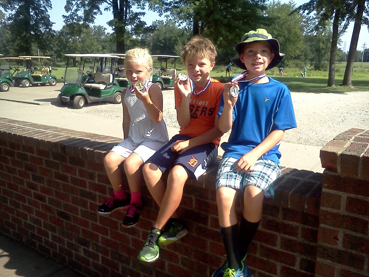 spartykids's tweet photo. The @spartykids made a great showing at the #GLAGA Junior Golf Tournament #meridiansungolfcourse @meridiantwp ! Two #goldmedals & 1 silver. https://t.co/s2scmdC6pF