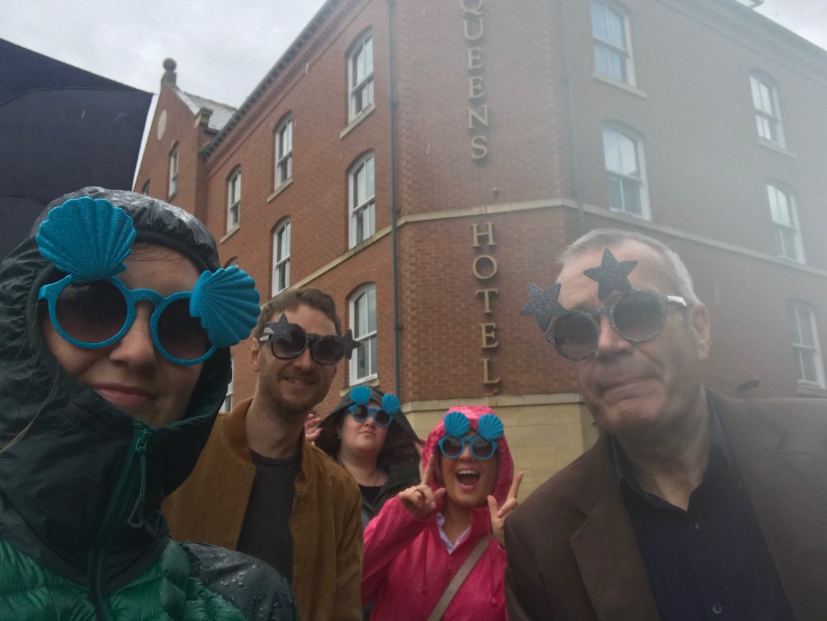 SuperRooms1's tweet photo. Embracing the rain at #thequeenshotel 🏩 https://t.co/eEK3i3tKyd