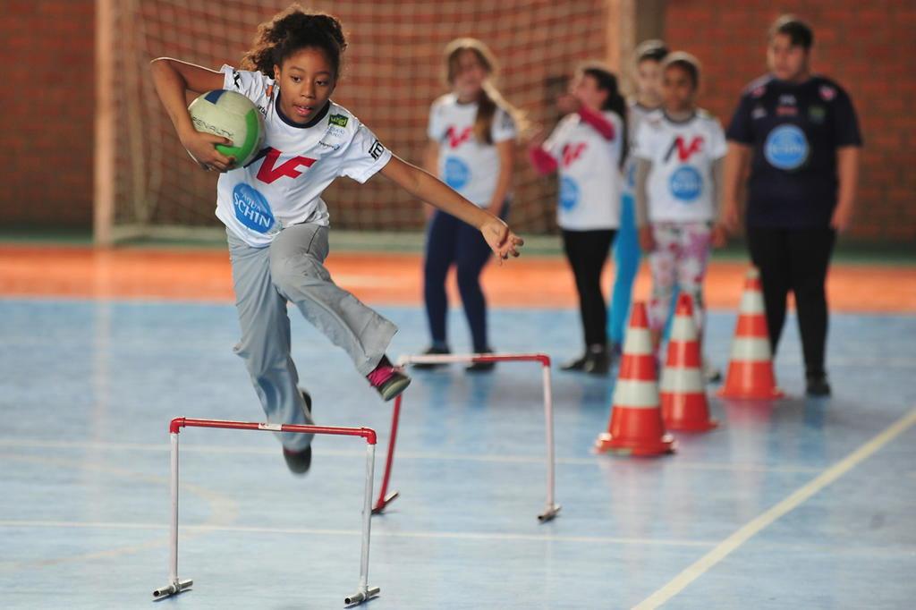 GauchaZonaSul's tweet photo. Pediatras lançam guia para promover atividade física a criança e adolescente #FraldaCheia https://t.co/WMxxRjlrZP https://t.co/o4WCwJ0q93