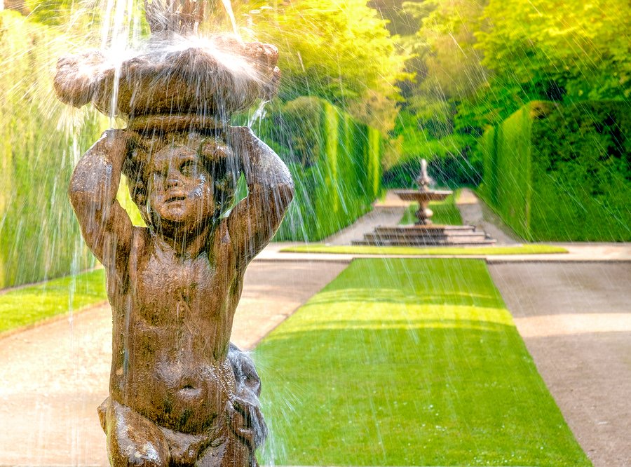 ItalyMagazine's tweet photo. Less than an hour from #Venice is a hidden gem that is the perfect kid-friendly excursion: Valsanzibio Gardens https://t.co/9ypWpKUvDB https://t.co/m3tVUPELfe