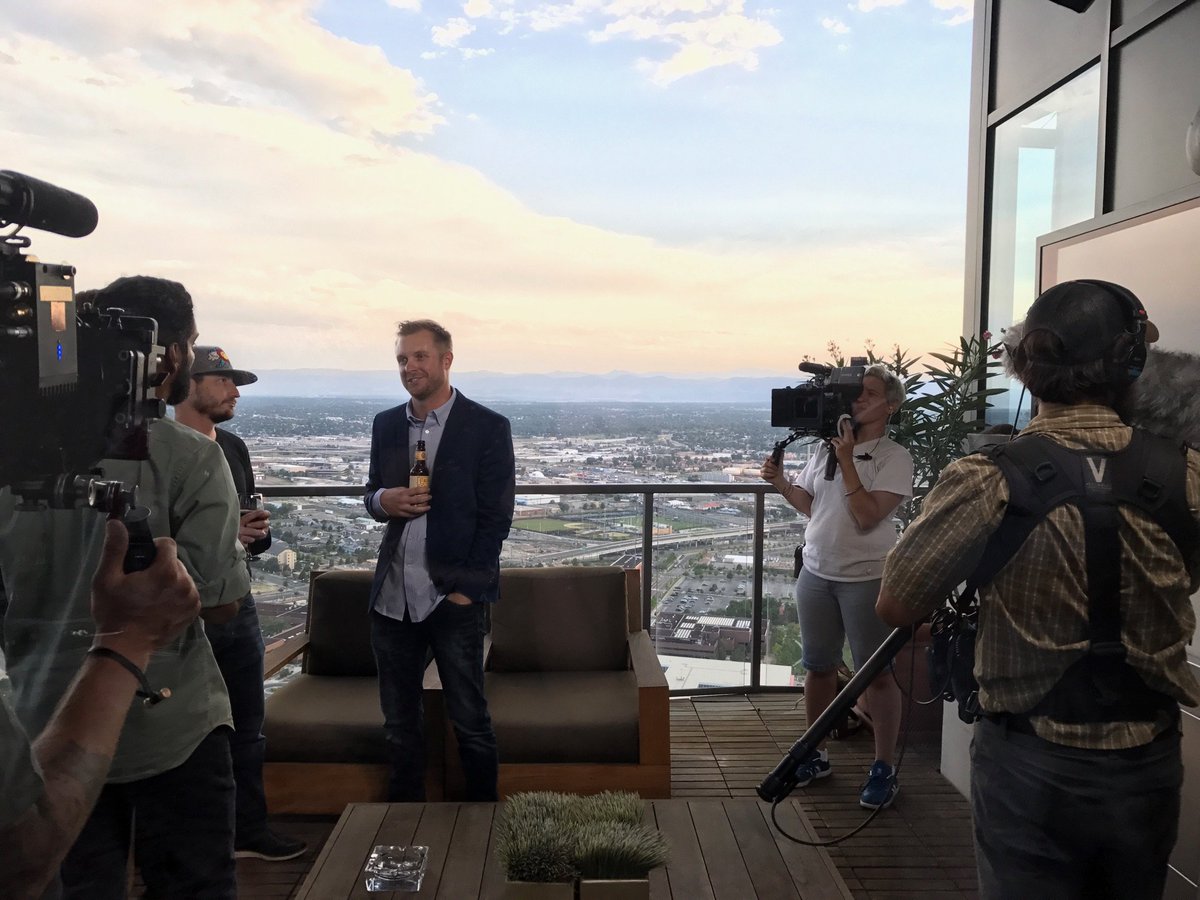 hellokeegan's tweet photo. @enjoyWurk  + #Weediquete = @VICELAND @VICE https://t.co/yHDl157i05