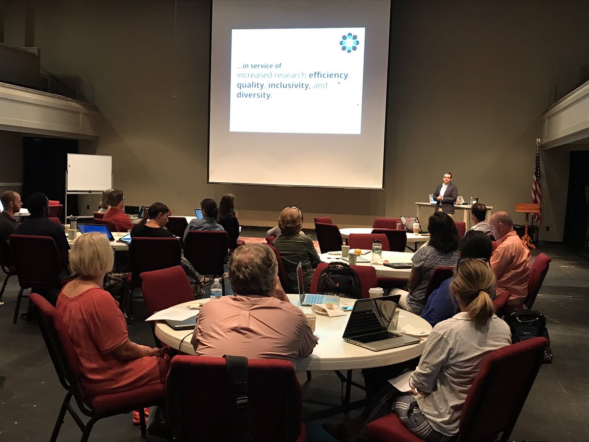 StAnnesBelfield's tweet photo. @JeffSpies opens up the 2017 CS Institute! Very exciting 2 days coming. #virginiaisforcomputersciencelovers https://t.co/20x5h5HjIP