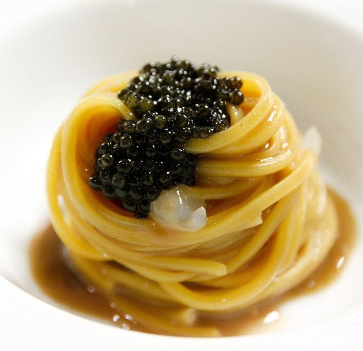 CalvisiusCaviar's tweet photo. La cucina è arte: evoluzione dello #spaghetto tiepido di #Marchesi con #caviale di @Simoelettrochef - #simonefinetti #aperichef #foodie https://t.co/Lv5Cz3p4yF