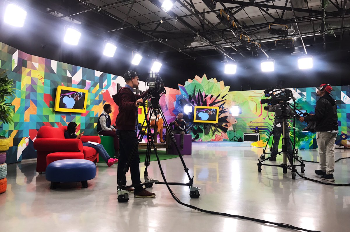 thea1co's tweet photo. Catch @TheRealMoyin on @hecticnine9 as a judge for the #HecticStartUp! Young entrepreneurs pitching their ideas 💡#HecticNine9 https://t.co/HoYURBX30c