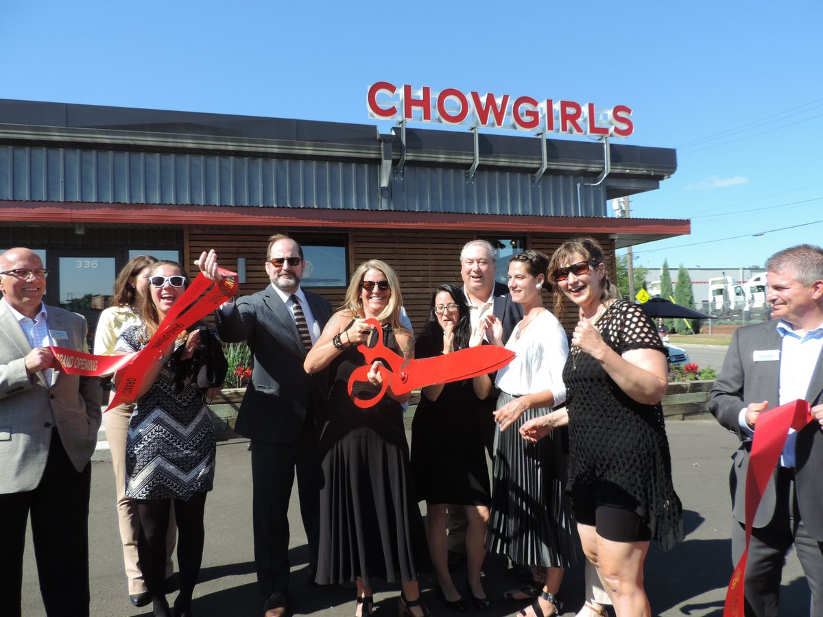 SPACC's tweet photo. We celebrated @chowgirls new HQ yesterday w/ a #RibbonCutting w/ the @MplsChamber! TY to our sponsor @Affinity_Plus! https://t.co/qu8Xc8nETm https://t.co/0a4NFHsYYy