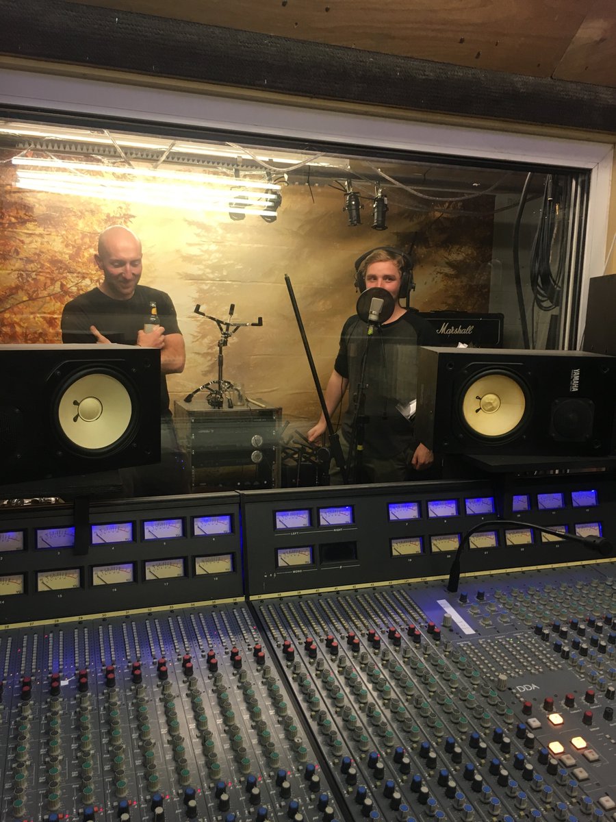herb_michaels's tweet photo. Primordial Soup recording their new track "Semi on" Don't ask 🤷‍♂️😬@ @aliveintheory @UltravioletReco https://t.co/0K7tNioOnK