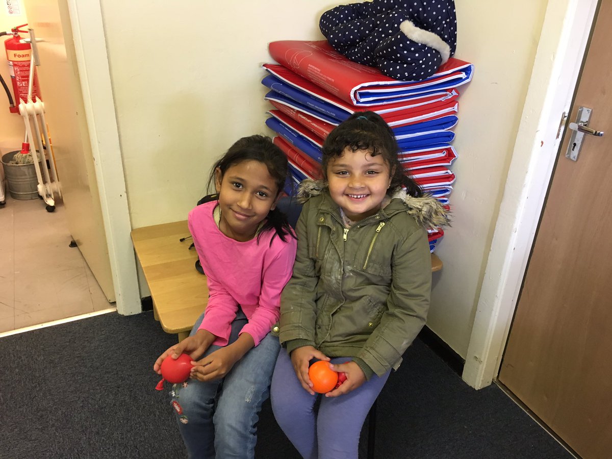 melissabFCHO's tweet photo. Summer holiday fun at Clarkwell Close 😁 @FirstForFCHO @stephclarehill #FCHOStrong https://t.co/crwxE0vtq1