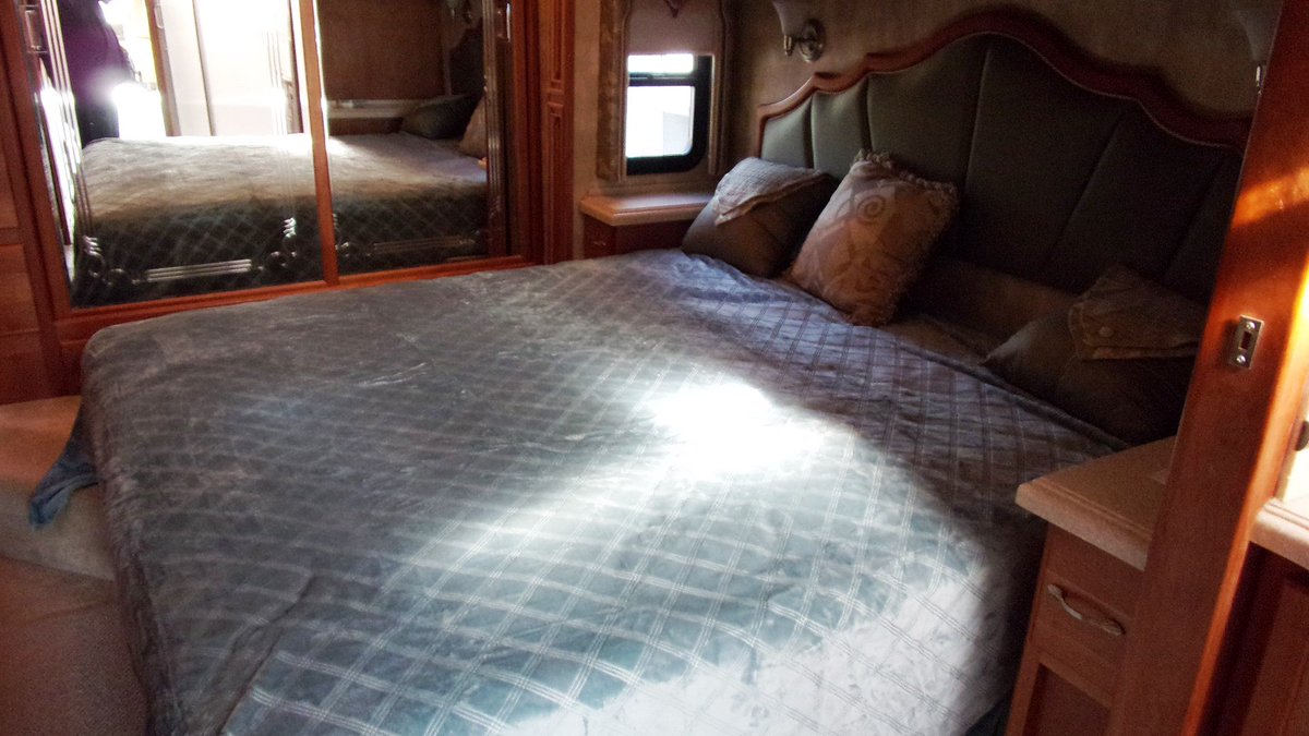 TotalValueRV's tweet photo. #Ebay #EbayMotors 2008 #Tiffin #Allegro43QRP 1DayLEFT!
Quality #PreOwnedRV 425HP #CumminsDiesel
54K Miles. #GORVing! https://t.co/vv0frljbw0 https://t.co/9WZxvoTr7o