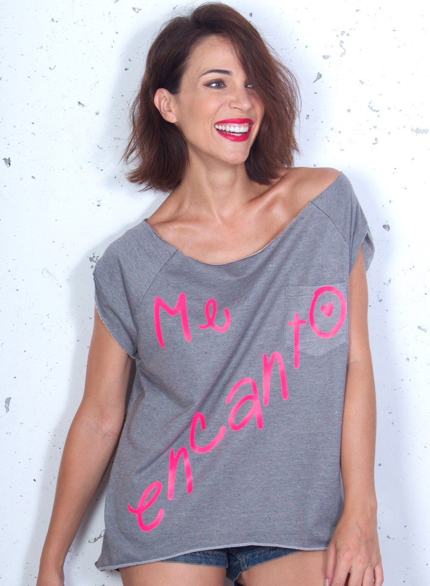 bynereavitoria's tweet photo. #FelizJueves amores, vosotr@s sí que me encantáis, y con este día... más todavía #Camiseta Me Encanto @bynereaoficial disponible en #Vitoria https://t.co/hXD9bqereK