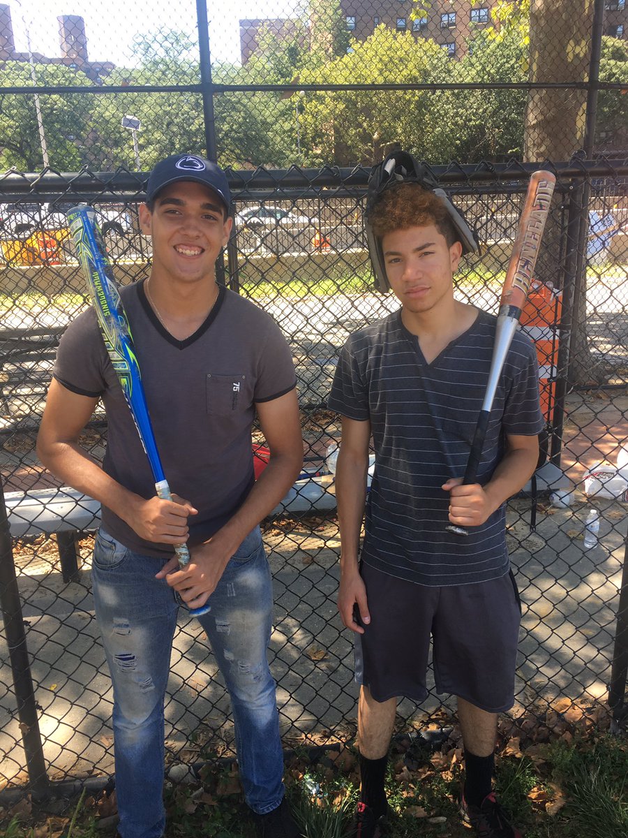 NYPDMTS's tweet photo. #YouthOfficer PO Saxon @ #PBMS Softball Home Run Derby. The youths beat the officers in a good showing of Power. #NYPDcommunity #CopsAndKids https://t.co/vZ3tTTWwNx