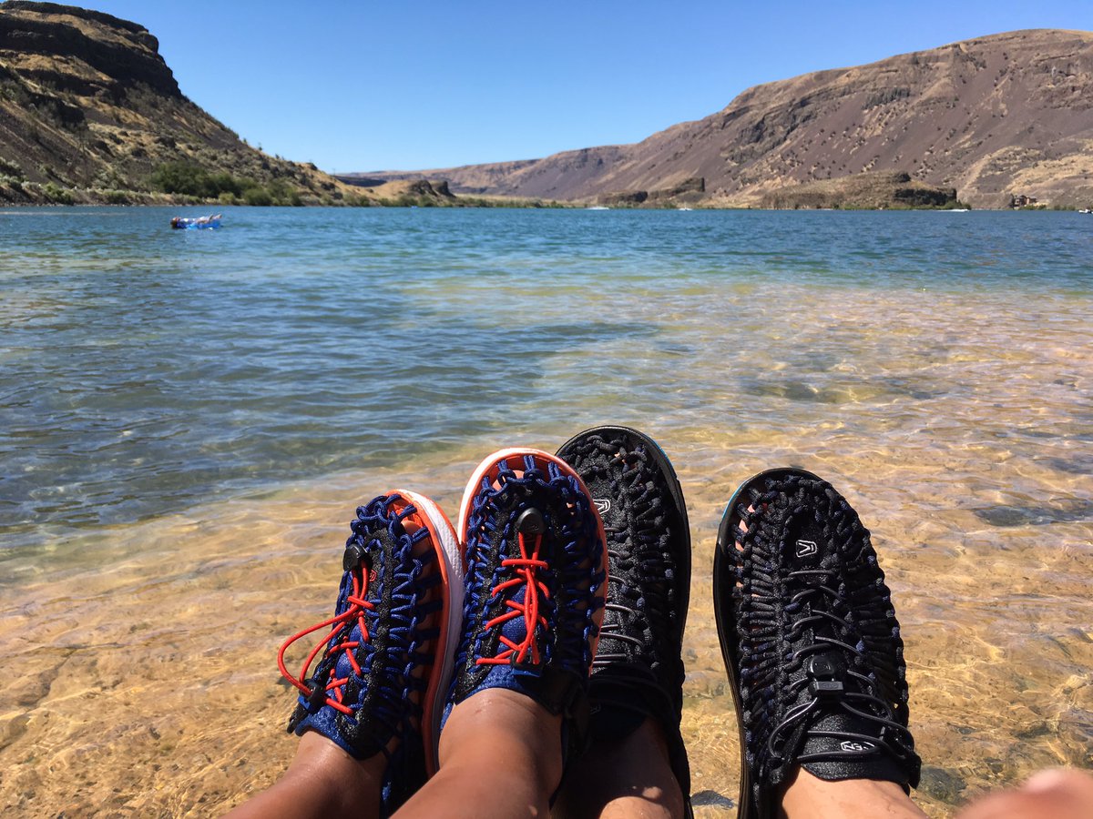 Reesemarks's tweet photo. Can't wait to get back home to my family and kick my feet up after #outdoorretailer @keen #uneek #sunlakes @OutdoorAfro https://t.co/j6uEYHJKFS