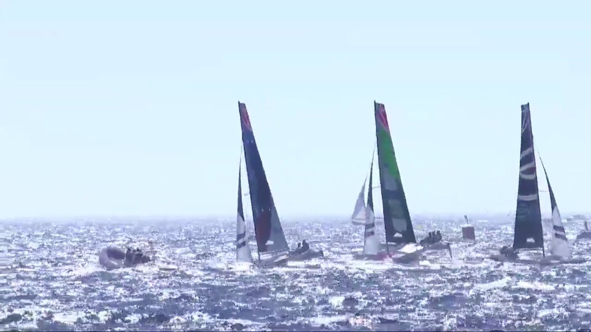 TeamGolfe56's tweet photo. Nos 2 Teams Lorina Limonade #golfe56 et Lorina Mojito #golfe56 sont bord à bord ! #TourVoile #LorinaGolfe56 https://t.co/gzyZQGq6HD