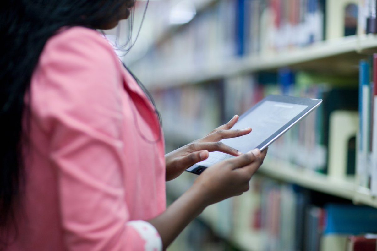 SSHRC_CRSH's tweet photo. Attention all graduate students - #Master's #Doctoral and #Postdoc competitions are open: https://t.co/ilVFiMwicG #HigherEd #cdnpse https://t.co/33KP4wkiX6