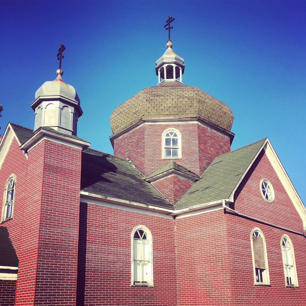 LouiseCarduner's tweet photo. #Insinger #Saskatchewan Beautiful old Ukrainian Churches &amp; graveyard. #AgHistory These people were courageous homesteaders 🍃 https://t.co/Qoc94znthD