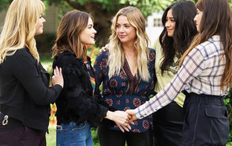 SeasonFinaleWeb's tweet image. Hace 1 mes que nos despedimos de nuestras 'liArs'😭
¿Qué es lo que más echáis de menos de la serie? Contadnos! 😊
Nosotros TODO
#PLLFinal #PLL