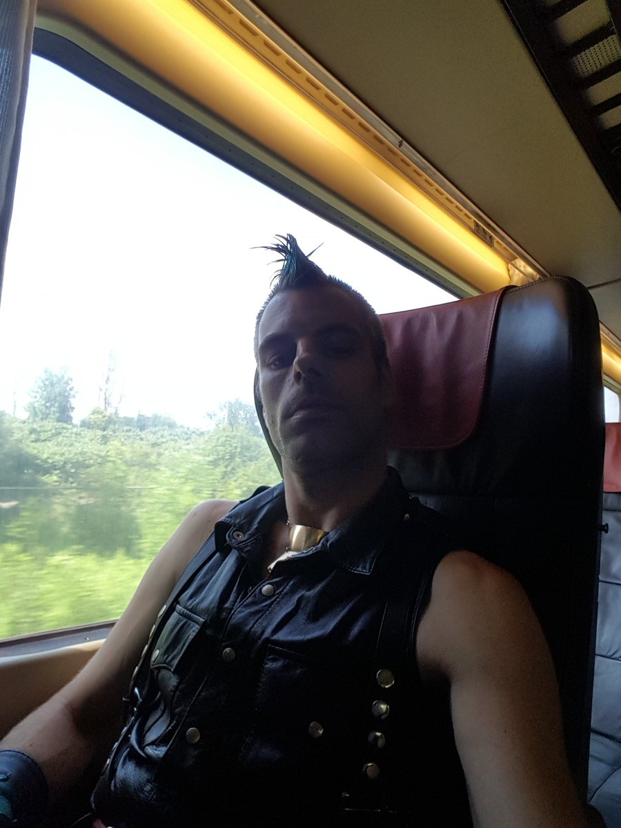 GetKnKy's tweet image. submissive is, in their car at the train station, waiting for me #naked, with my favorite coffee 😈