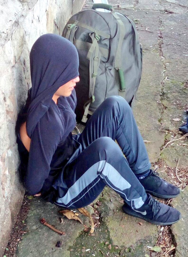 SUKOICRIOLLO's tweet photo. Este degenerado TERRORISTA fue el que DISPARO contra PNB en Don Bosco, Táchira, llegó TUN TUN y AHORA está CANTANDO más que Julio Iglesias. https://t.co/xzpd2VRiKD