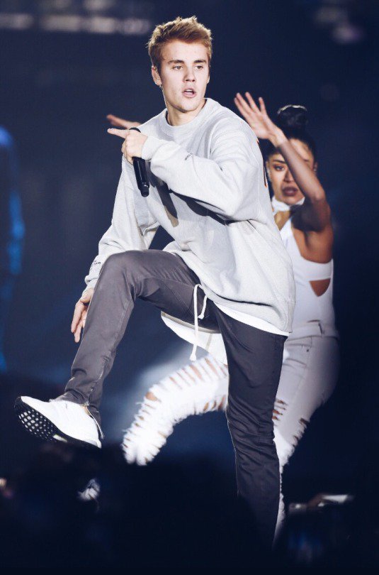 Durugunes_'s tweet photo. dünkü hedef nicki yi geçmekti geçtik şimdi ki hedef ilk üç  yardırın gençler  #MTVHottest Justin Bieber https://t.co/d62vFexNvx