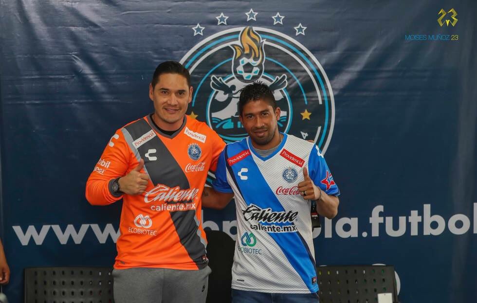 MoyMu23's tweet photo. ¡Ahora sí me puse la del Puebla banda! #PueblaRenovado 🎽 https://t.co/GVAbXEfiEX