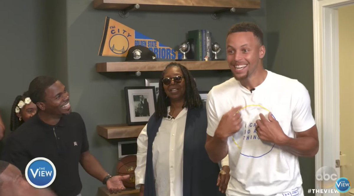 Steph surprises disabled veteran in family’s new home. 🙏🏼

🎥: ble.ac/2u2Rl2S