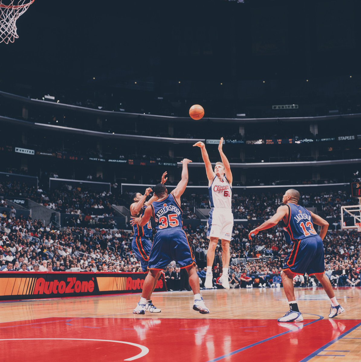 LAClippers's tweet photo. Name that player: The Polish Rifle. #TBT https://t.co/z3F63Kd7b7