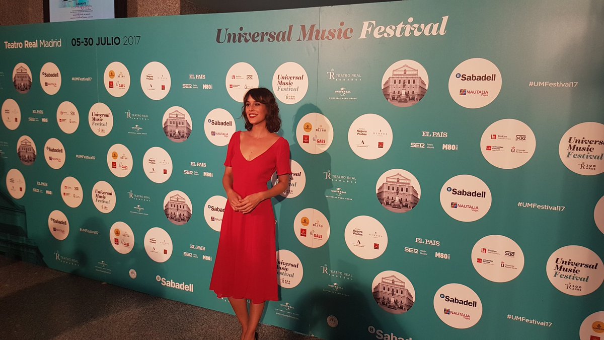 UMusicFestival's tweet photo. Manuela Velasco e @InmaCuestaWeb tampoco se perderan a @JRhodesPianist en el #UMFestival17 https://t.co/TKLK6klLVx