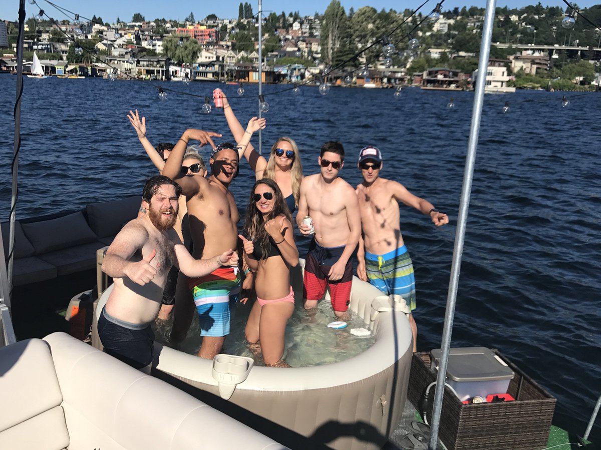 FloatingHottub's tweet photo. CONTEST ALERT We're giving away 1 free cruise to the lucky winner, simply FOLLOW us and RT this tweet. Contest ends Aug 1st! #floatinghottub https://t.co/rC2xscQSuj