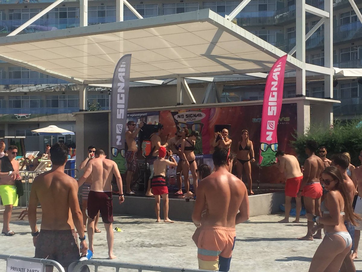 actionaquapark's tweet photo. Party in @actionaquapark https://t.co/Fz2EQ17VWN