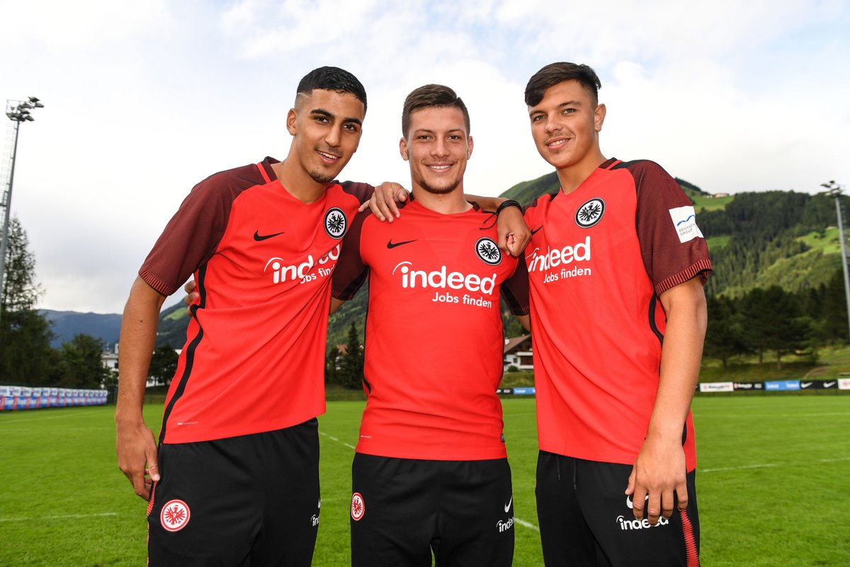 eintracht frankfurt equipacion