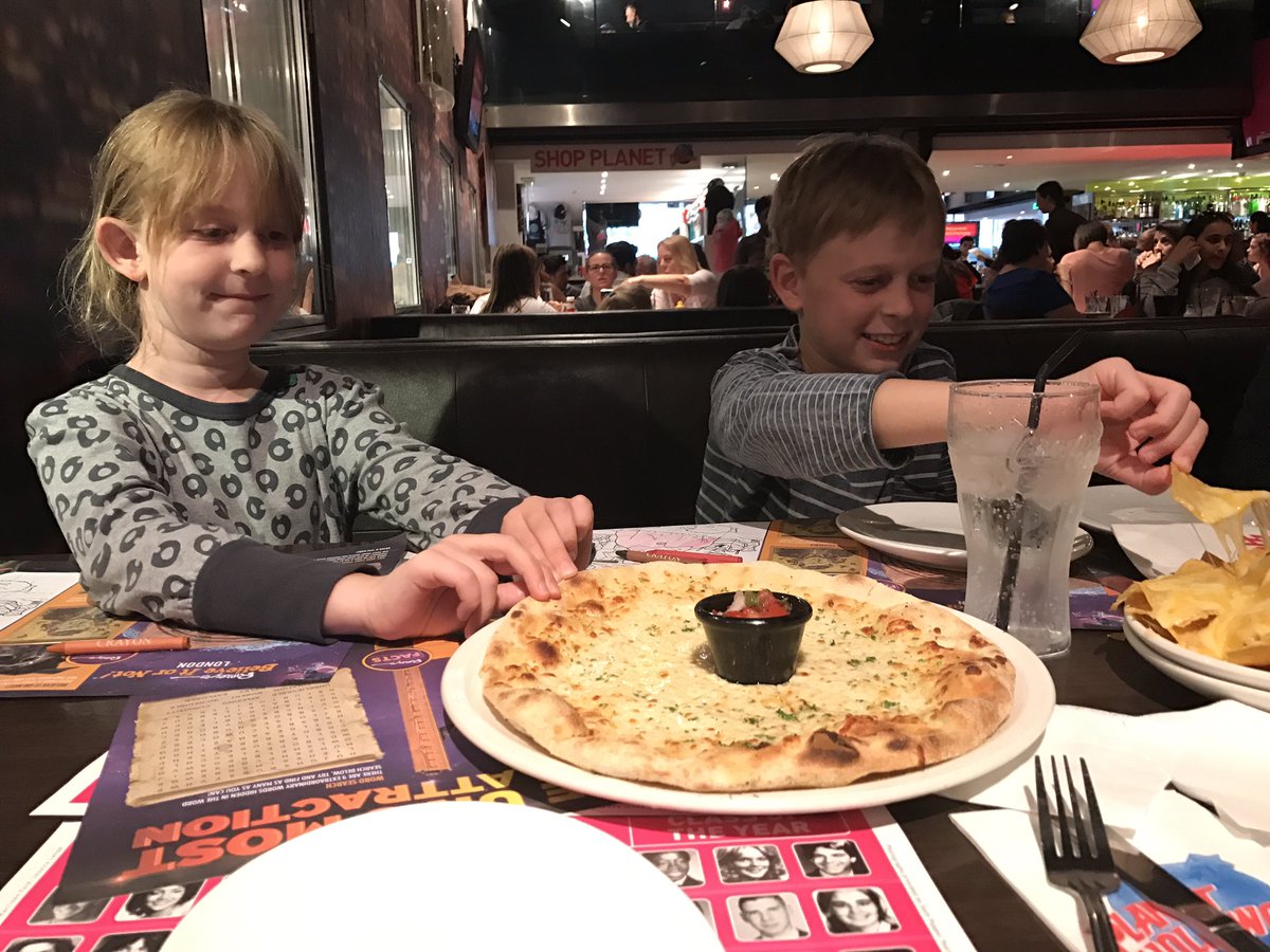 globalmouse1's tweet photo. Digging in at Planet Hollywood @PHLondon @londonwestend 🇬🇧 https://t.co/H6yxvLjmRX