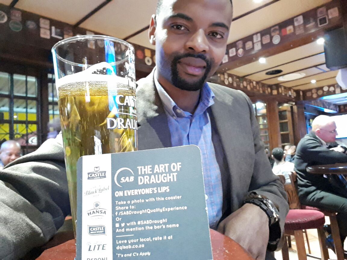 S_dotontop's tweet photo. #SABDraught at Kniepe. Living the local spot with the most local beer https://t.co/TaF8pXWJIO