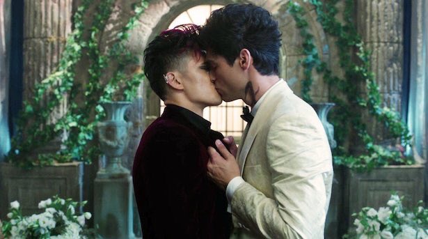 hhaamdii's tweet photo. I don't think that people get really how much Magnus means to Alec, like he is literally his first EVERYTHING ❤️ https://t.co/z10Qv3fF1p