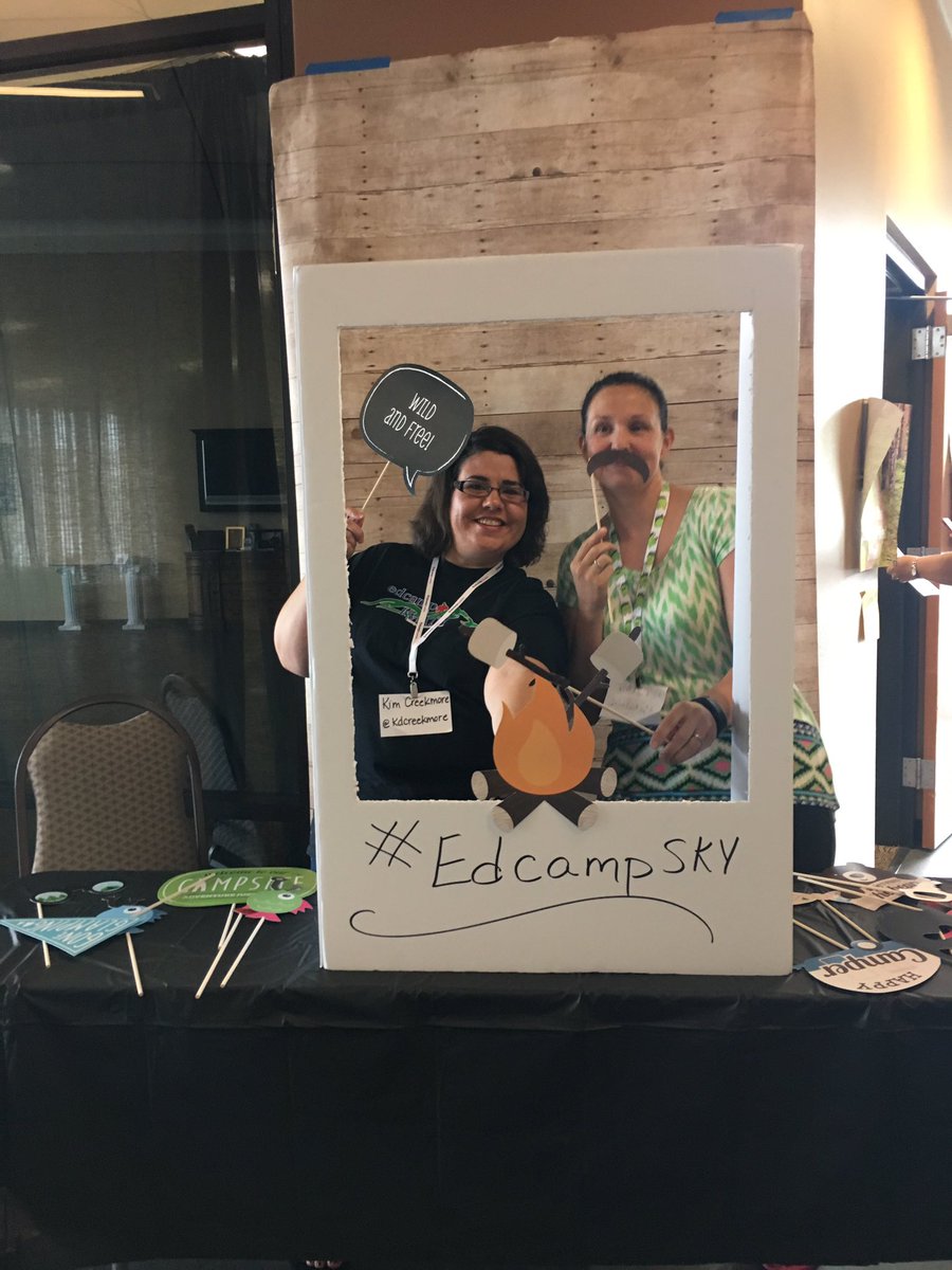 CrabtreeKaylaL's tweet photo. #EdcampSKY with @kdcreekmore just roasting some marshmallows lol https://t.co/Z5Vm9kkFHk