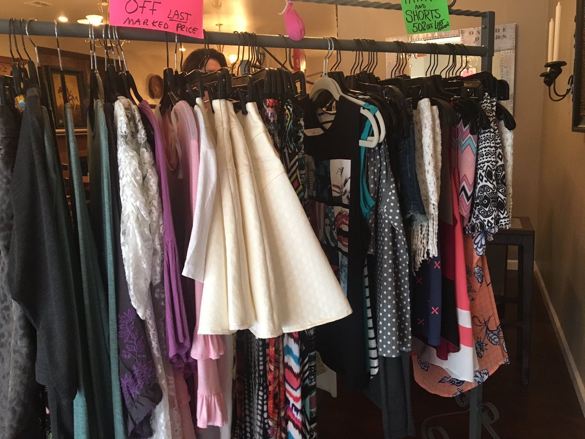 PoshWinfield's tweet photo. Come get some of our trendy cute tanks and shorts for the county fair! All are 50% off! https://t.co/5VuhrGLwP3