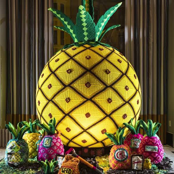 Staypineapple's tweet image. We are all about art that makes a statement, here's a throwback to one of our favorites! #Staypineapple #ThrowbackTh qoo.ly/gnugj