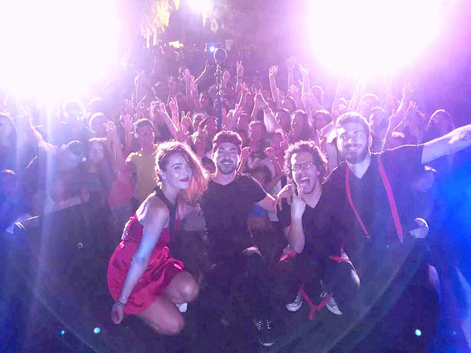 ChrisBertet's tweet photo. Bénarès Tour, concert de clôture 26 juillet @Festival International de Hammamet !! https://t.co/W6Pq7gFjbi