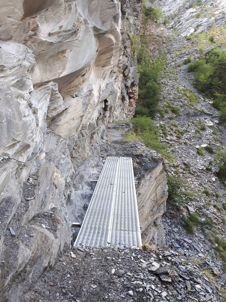 MaurienneArvan's tweet photo. 📢 Réouverture du Sentier des #Ardoisiers les 29 et 30/07. 2 passerelles créées⚠️Fermé à partir du 31/07 : installation de passerelles bois https://t.co/U6IWk6uKVv